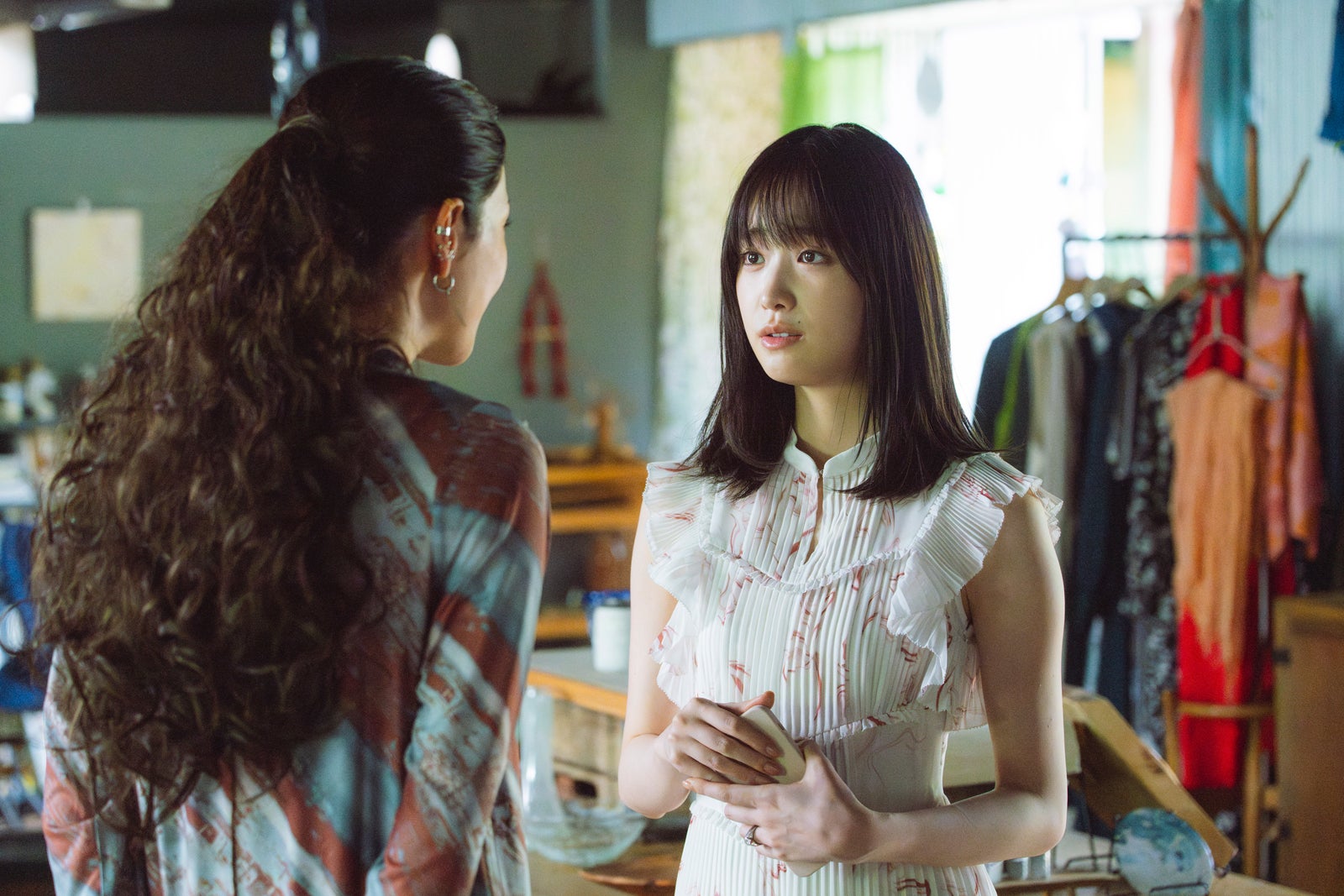 高橋ひかる「顔に泥を塗る」第3話より（C）テレビ朝日