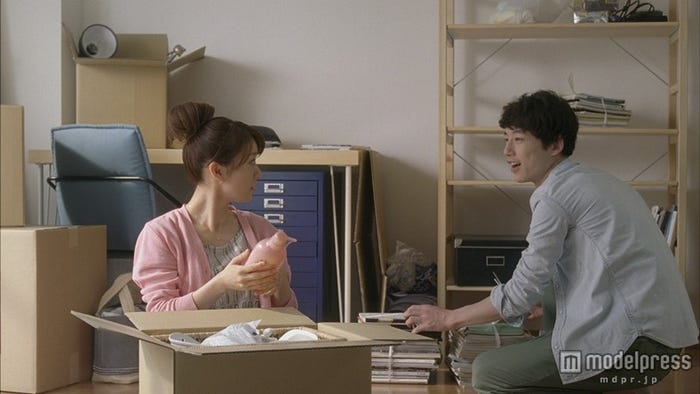 (左から)大島優子、坂口健太郎