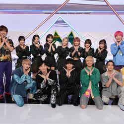 （前列）Da-iCE（後列左から）りんたろー。、AKB48、兼近大樹 （C）日本テレビ