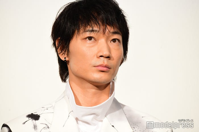 綾野剛(C)モデルプレス
