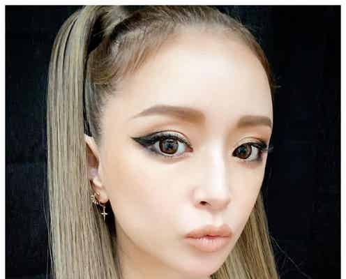浜崎あゆみ、跳ね上げラインの強めメイク披露 「アリアナ・グランデ似」の声も