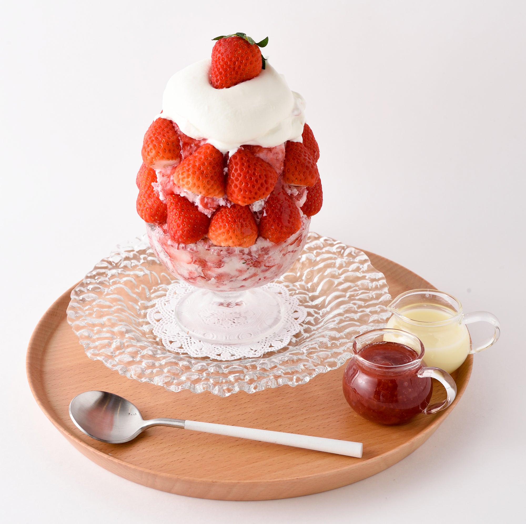 いちごおりデラックス／画像提供：株式会社村の駅