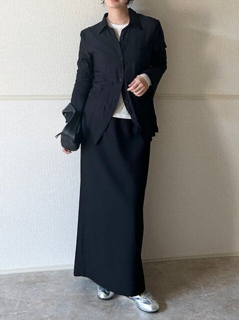 Style③モノトーンに光るシルバーで差し色 Style③モノトーンに光るシルバーで差し色