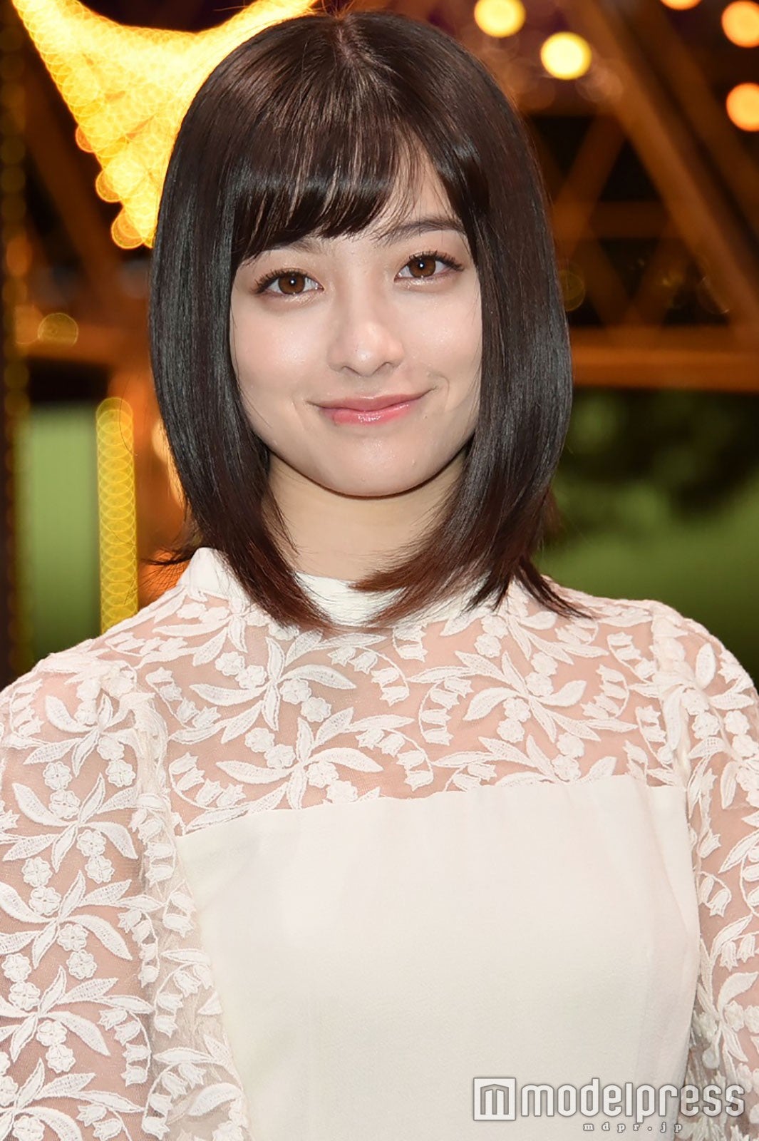 橋本環奈「Xmasに天使が舞い降りた」“オトナ”な私服にも反響殺到