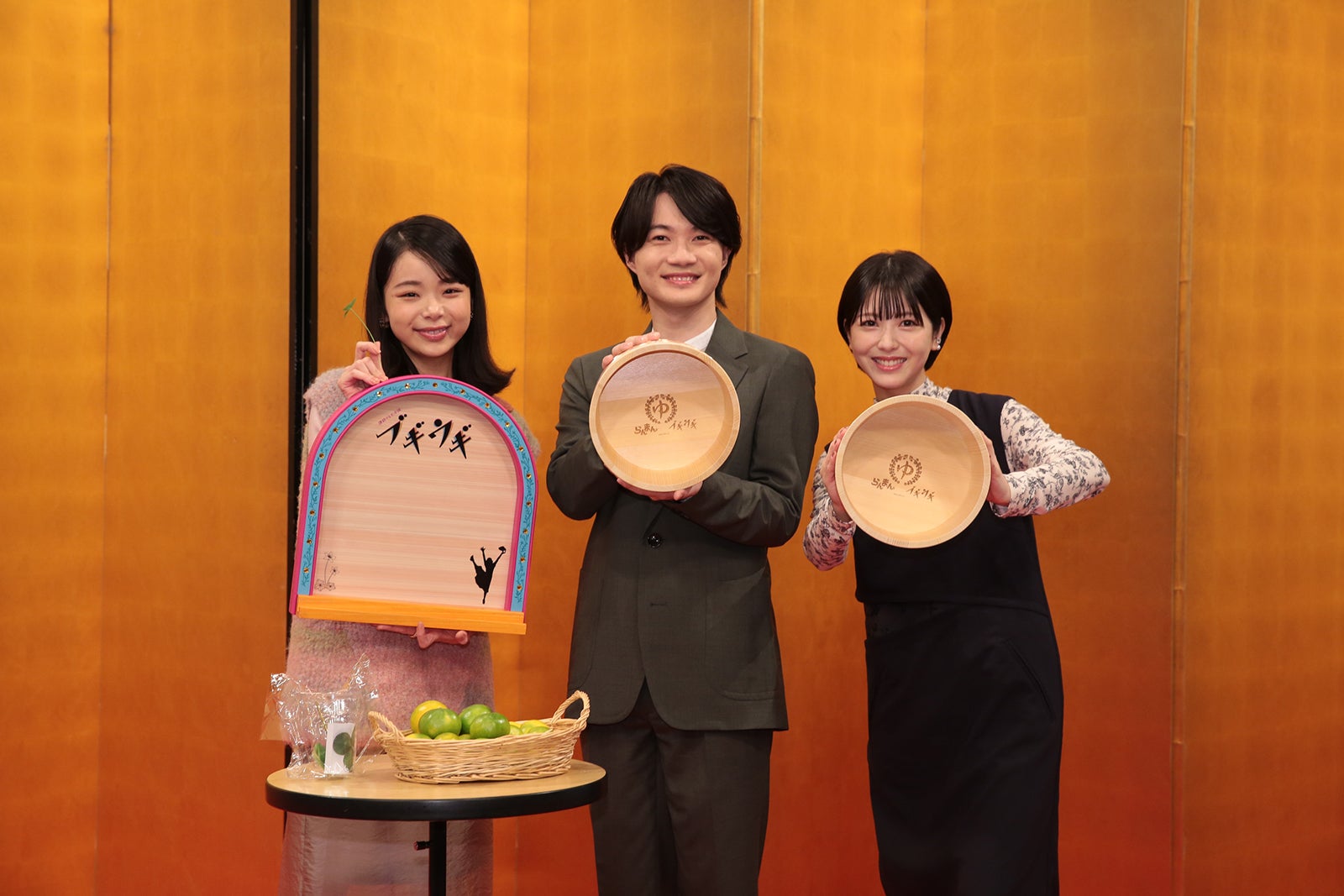 NHK朝ドラ、神木隆之介＆浜辺美波から趣里へバトンタッチ「らんまん」ゆかりの4品贈る