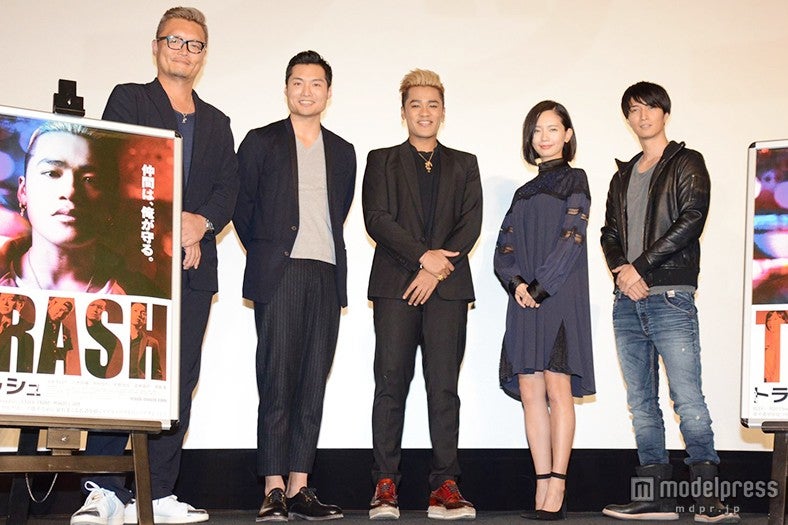 （左から）権野元監督、八木将康、ELLY、中村ゆり、天野浩成 