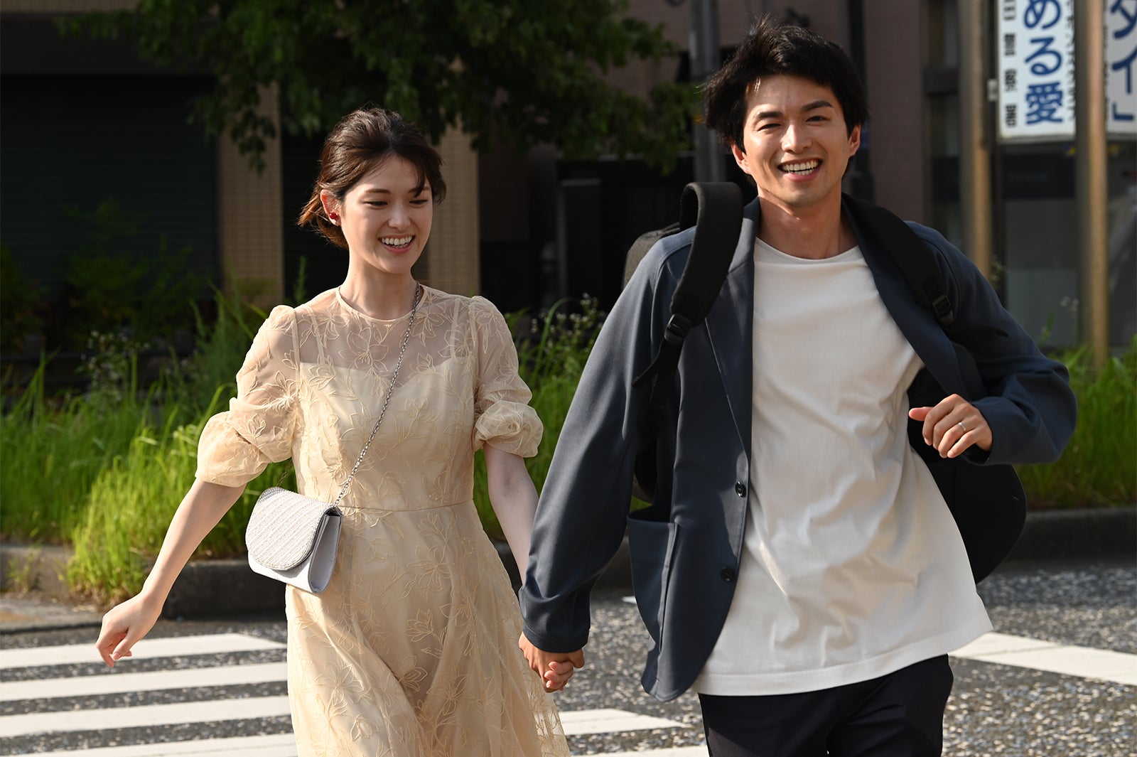 松村沙友理、白洲迅「今日もふたり、スキップで」（C）NTT DOCOMO, INC