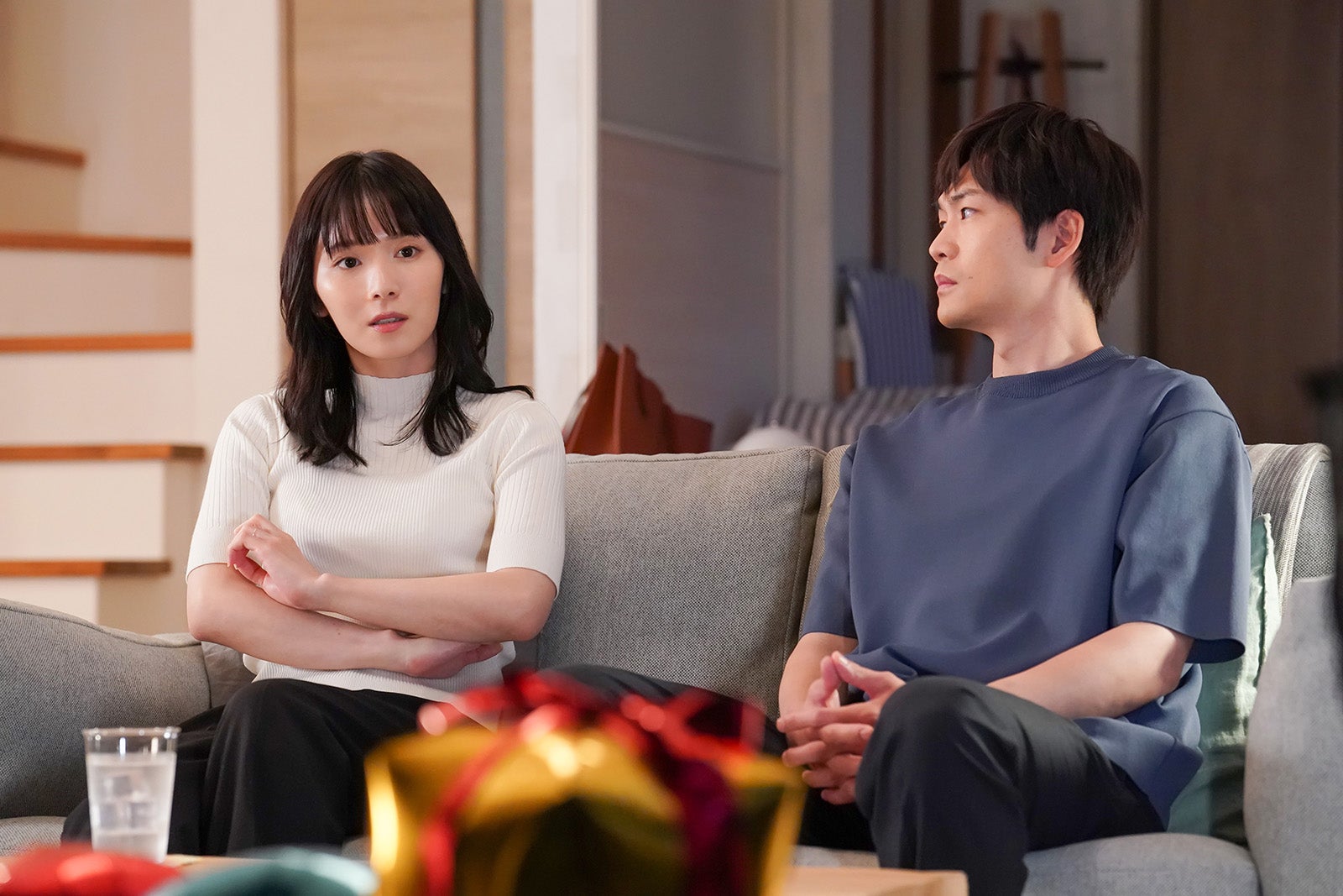 松岡茉優、松下洸平「最高の教師 1年後、私は生徒に■された」第6話より（C）日本テレビ