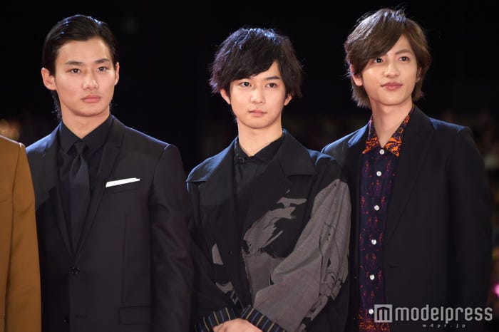 映画「帝一の國」イベント時の志尊淳(右)/2017年4月撮影(C)モデルプレス