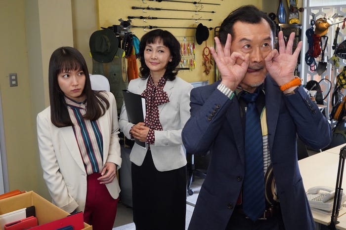 吉岡里帆、南果歩、吉田鋼太郎 (C)テレビ朝日