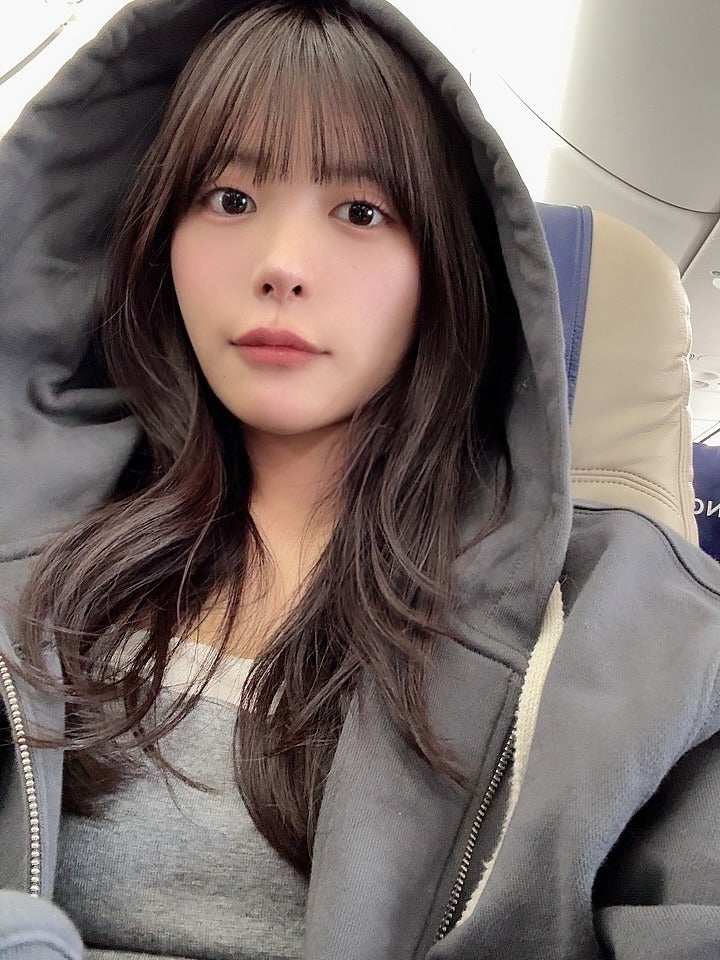 RIZINガール・竹内花、温泉での美バスト際立つオフショットに「セクシー」「笑顔可愛い」と反響