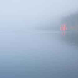 箱根神社と芦ノ湖/画像:ぱくたそ