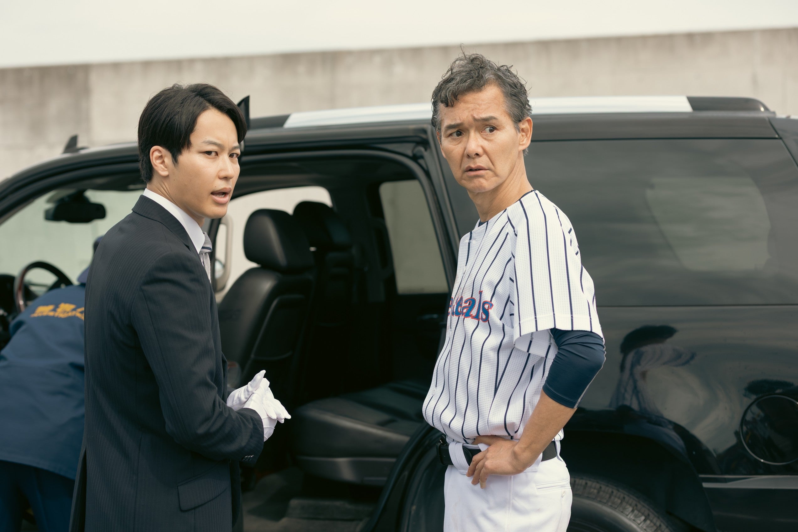 片岡久道、渡部篤郎「プロフェッショナル 保険調査員・天音蓮」第1話（C）フジテレビ