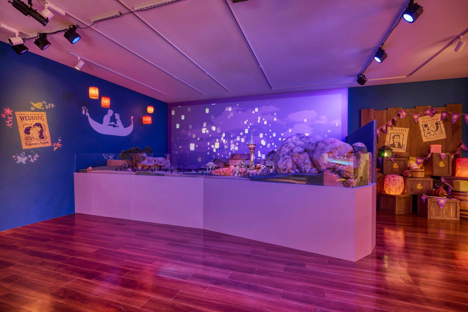 ファンタジースプリングス ニューチャプター・ビギンズ展（C）Disney