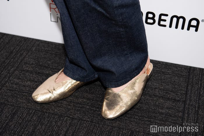 足元 (C)モデルプレス