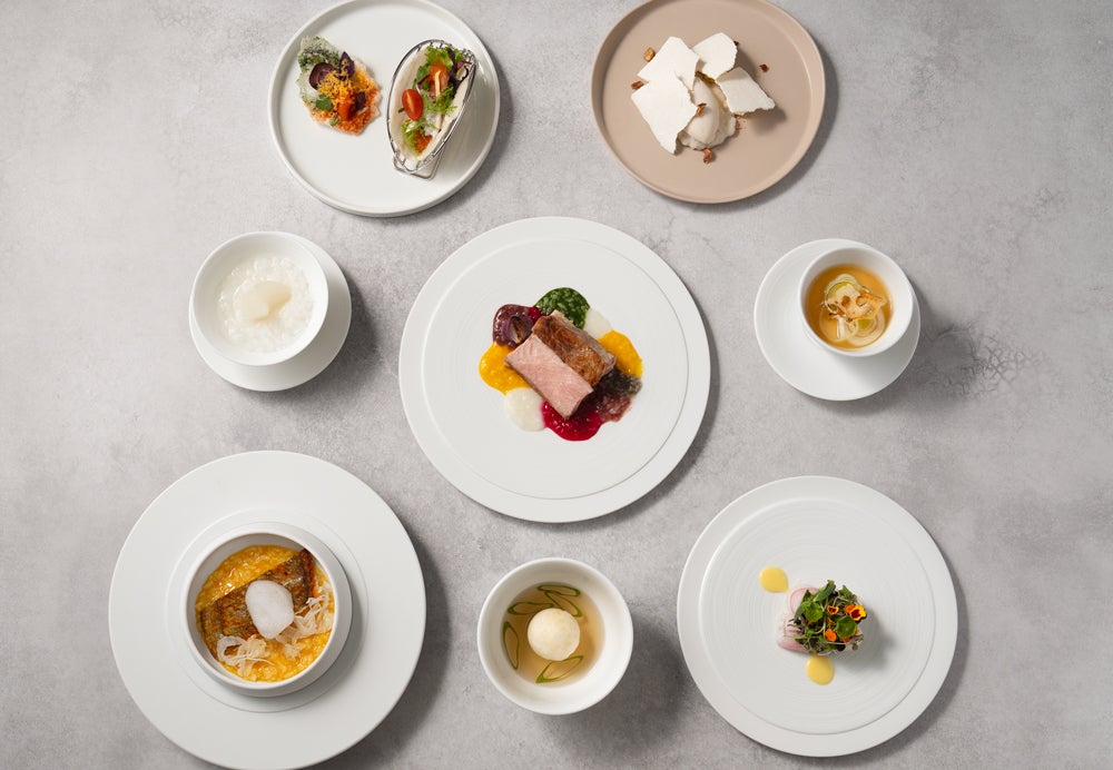 おかゆフルコースの一例 7,000円(税込 ワンドリンク付き)/提供画像