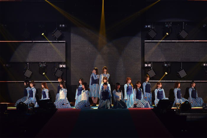 日向坂46(C)Rakuten GirlsAward 2019 SPRING/SUMMER