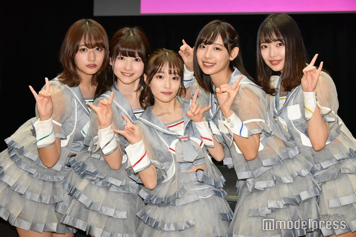 #ババババンビ(左から)池田メルダ、小鳥遊るい、岸みゆ、水湊みお、吉沢朱音(C)モデルプレス