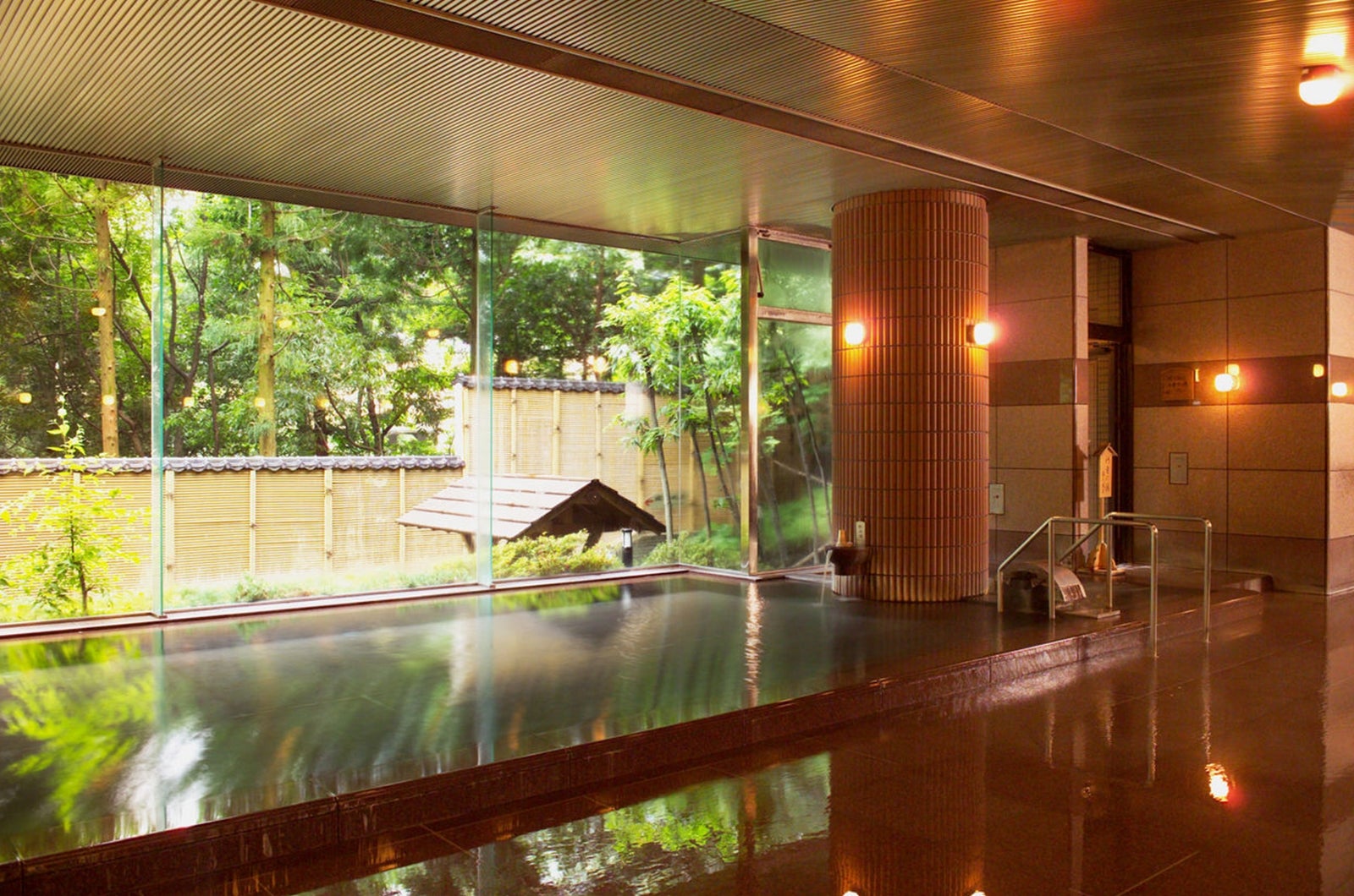 宇奈月国際ホテル／桜御影石の大浴場／画像提供：宇奈月国際ホテル