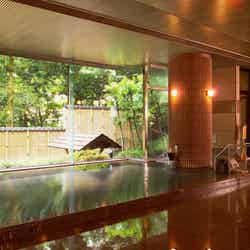 宇奈月国際ホテル／桜御影石の大浴場／画像提供：宇奈月国際ホテル