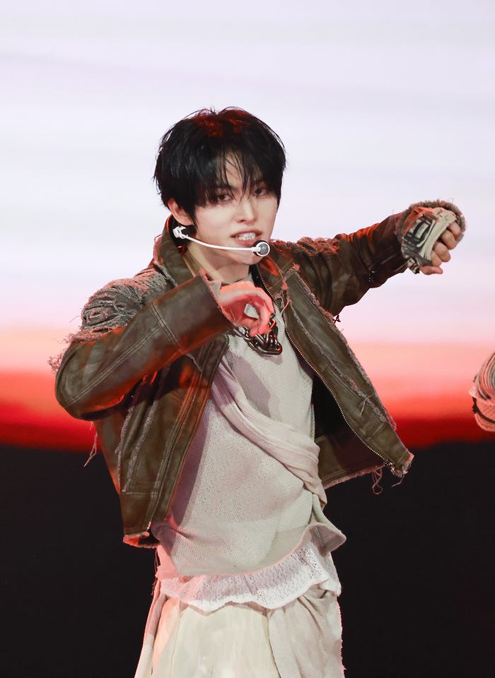 CLOSE YOUR EYES(C)HLL ALL RIGHT RESERVED