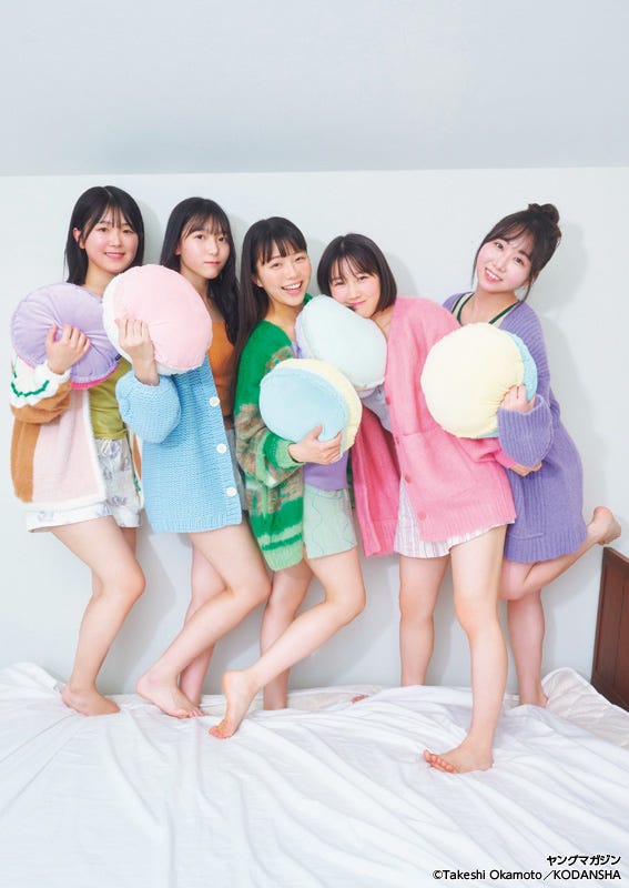 (左から)鈴木彩夏、諸葛望愛、工藤理子、甲斐心愛、内海里音/撮影:岡本武志