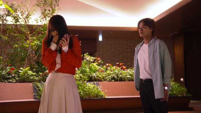 菅井友香、井上想良「ビジネス婚-好きになったら離婚します-」第7話より(C)「ビジネス婚」製作委員会・MBS