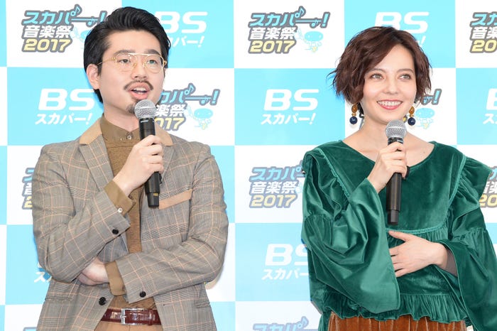 ハマ・オカモト、ベッキー/『第6回スカパー!メディアラウンドテーブル』スカパー!音楽祭2017より(提供写真)