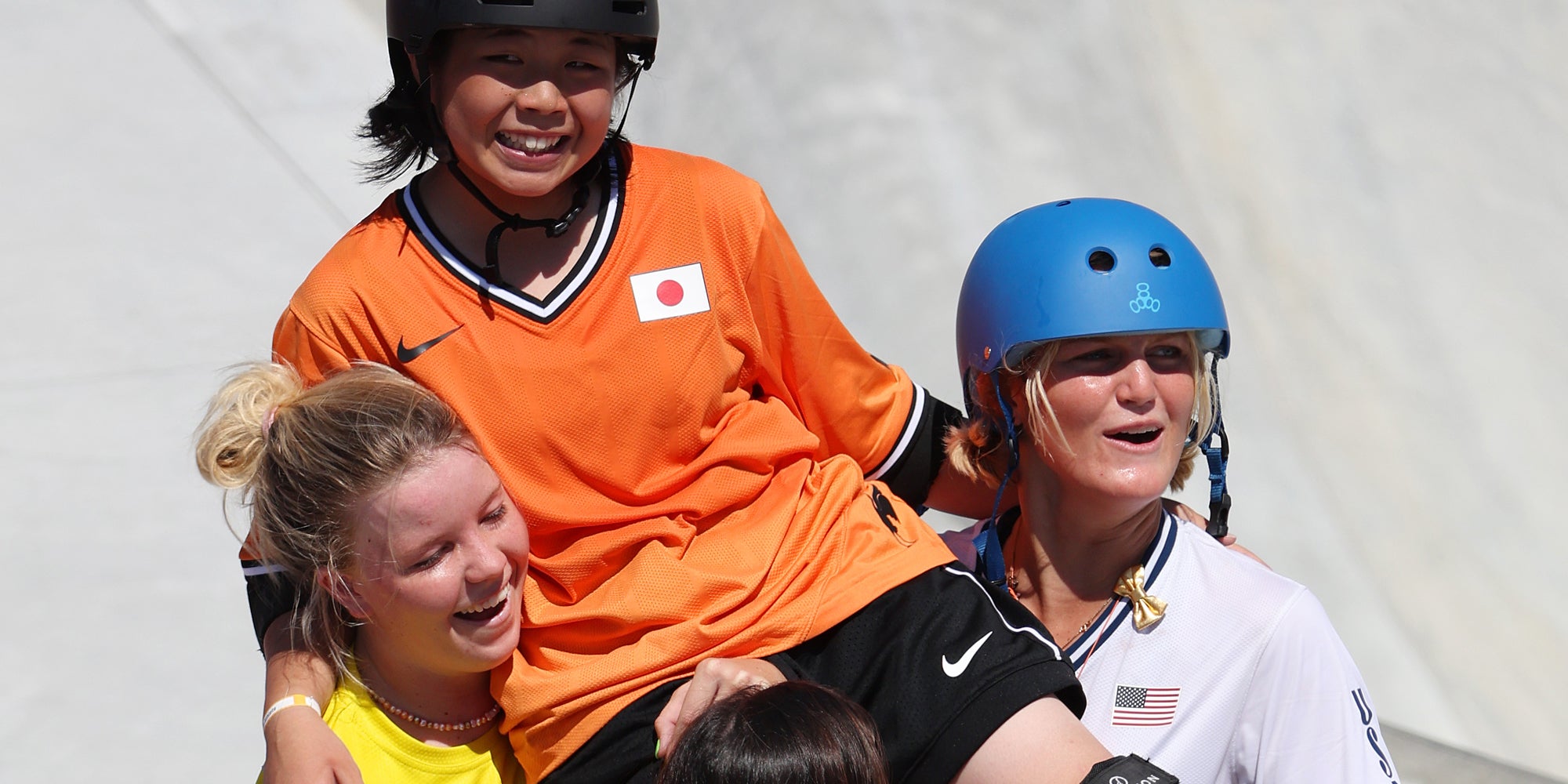 スケートボード女子 国も順位も関係ない 選手の絆に感動の嵐 号泣した 尊すぎる モデルプレス