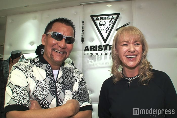 蝶野正洋・マルティーナさん夫妻/画像提供:毎日放送