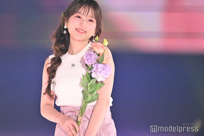 矢吹奈子(C)モデルプレス