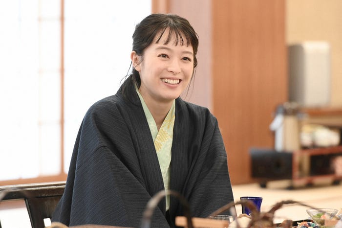 清野菜名/「婚姻届に判を捺しただけですが」第4話より(C)TBS