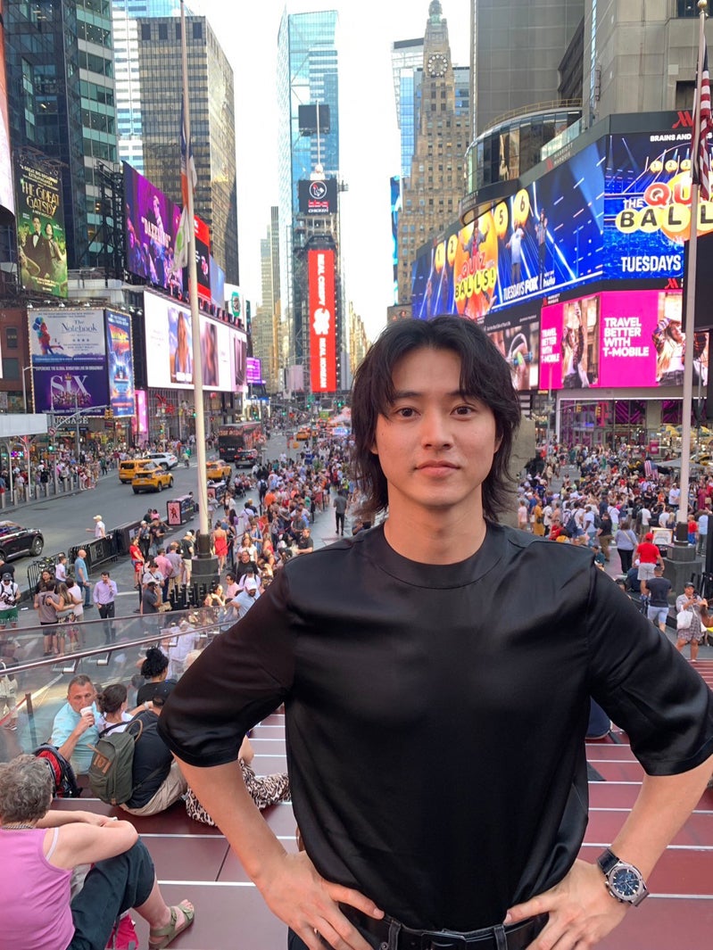 山崎賢人／観光の様子（提供写真）