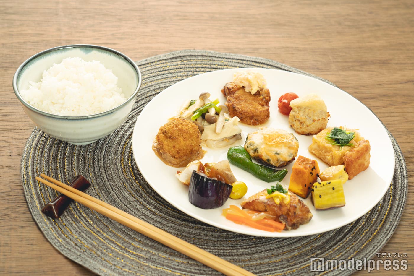 特A米だけを使用した「旬すぐご飯」と一緒に(C)モデルプレス