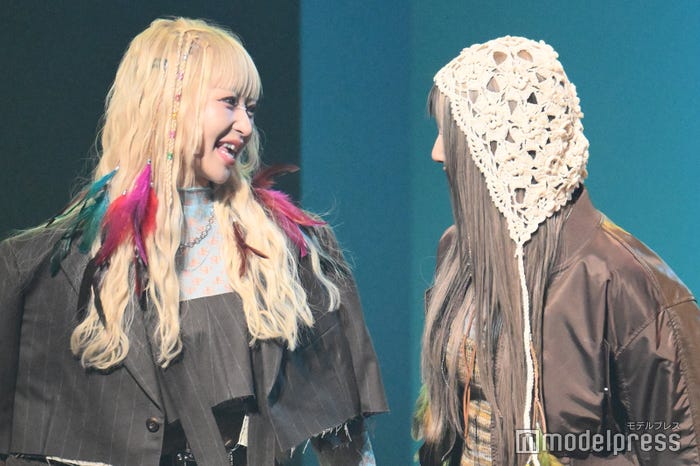 コノリリ(コノミ、ライリー)(C)モデルプレス