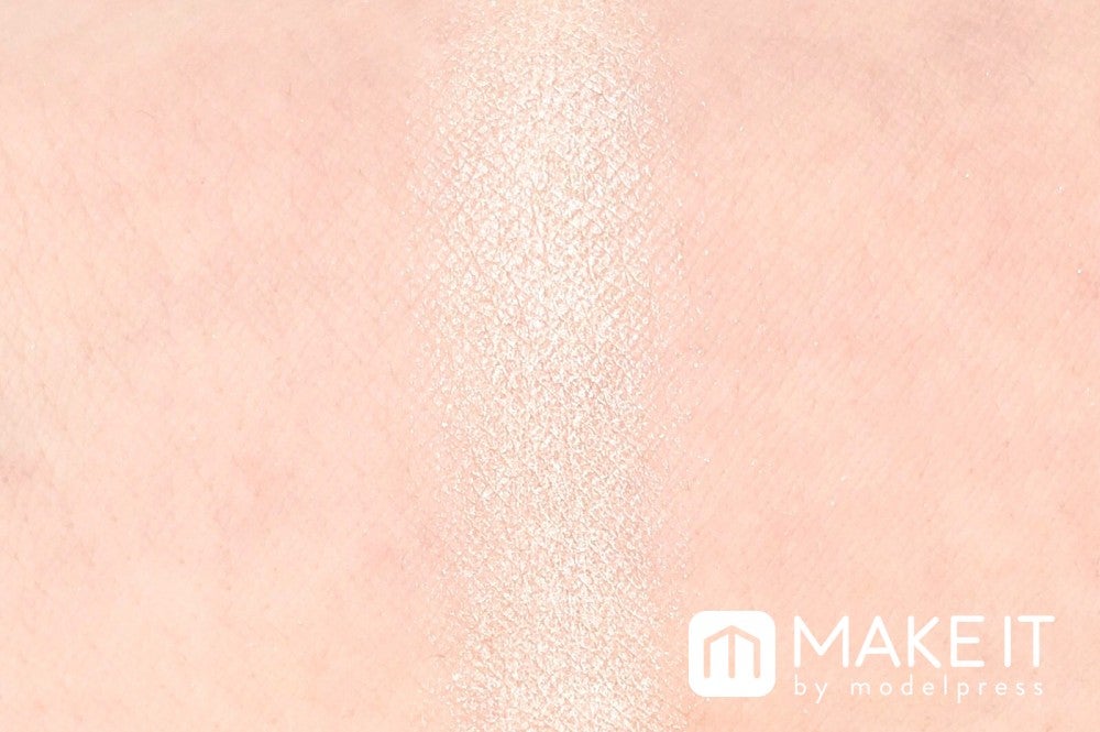 セザンヌ／パールグロウハイライト／01シャンパンベージュ (C)メイクイット