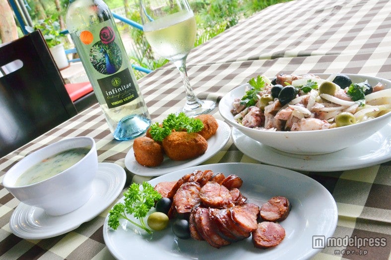 ポルトガルワインに合うソーセージやタコマリネ