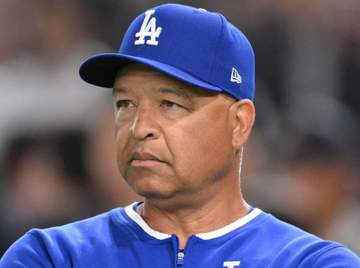 ドジャースにまさかの珍シーン 2イニング連続で二塁打狙って相次ぎタッチアウト チャレンジも失敗 序盤3回で二塁ベース上の攻防が白熱