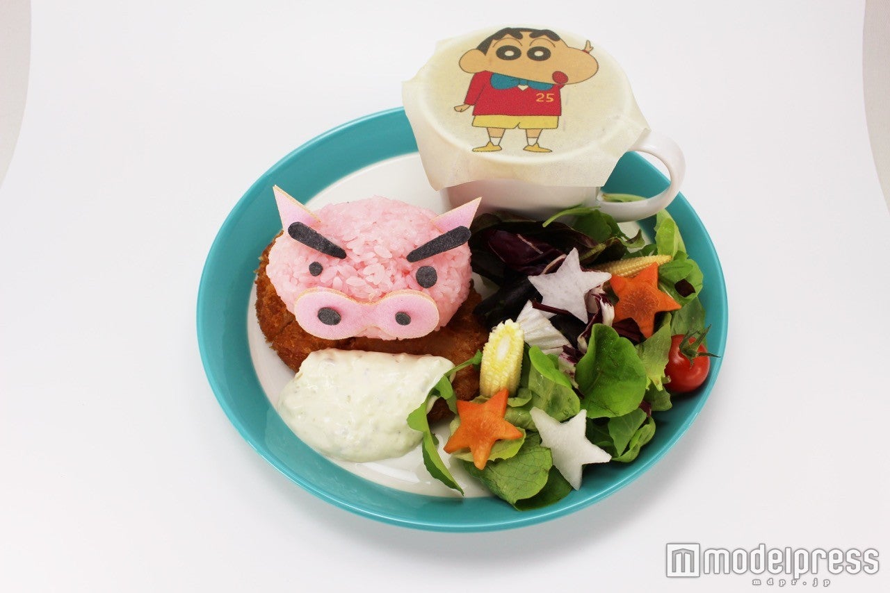 「ぶりぶりざえもんのとんかつ定食」￥1，480（税込）（C）臼井儀人／双葉社・シンエイ・テレビ朝日・ADK （C）臼井儀人／双葉社・シンエイ・テレビ朝日・ADK 2016