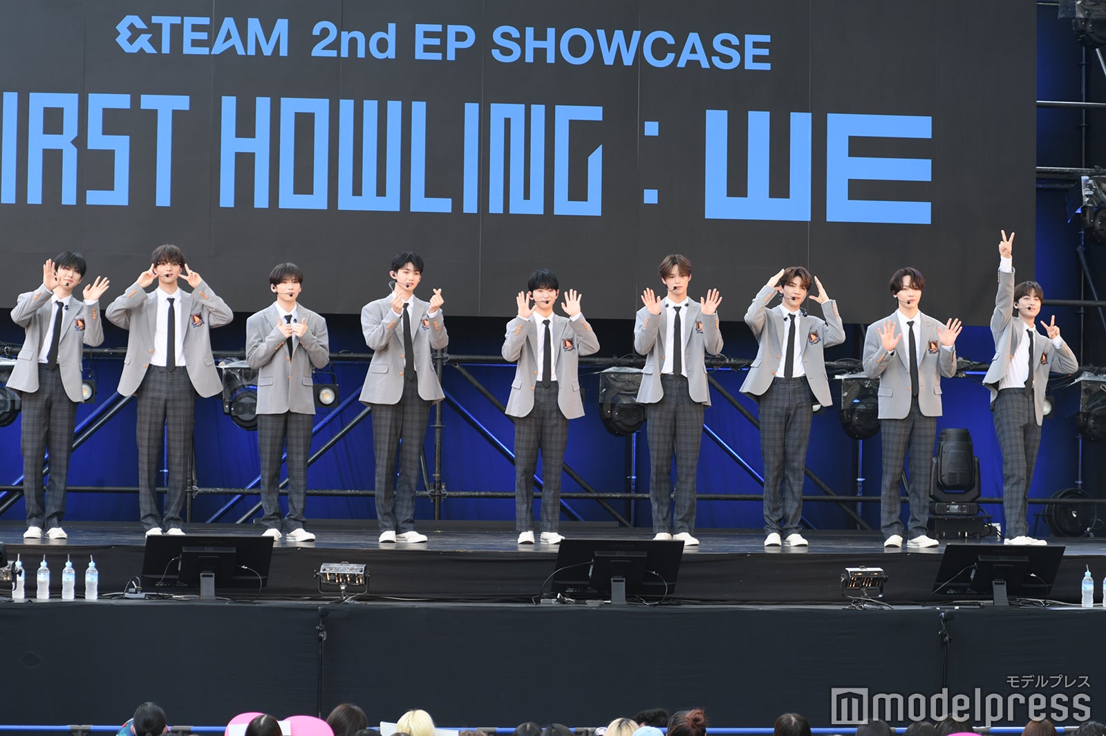 &TEAM／（左から）FUMA、EJ、YUMA、JO、HARUA、K、MAKI、NICHOLAS、TAKI（C）モデルプレス