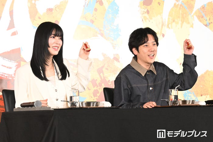 池田エライザ、二宮和也(C)モデルプレス