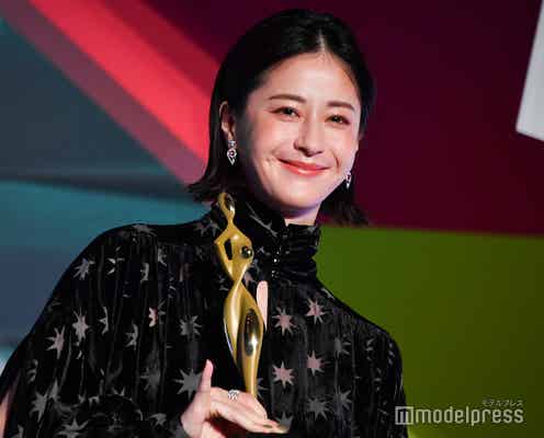 松本若菜「やんごとなき一族」共演者から助けられたこと明かす 個性爆発キャラで助演女優賞受賞<東京ドラマアウォード2022>