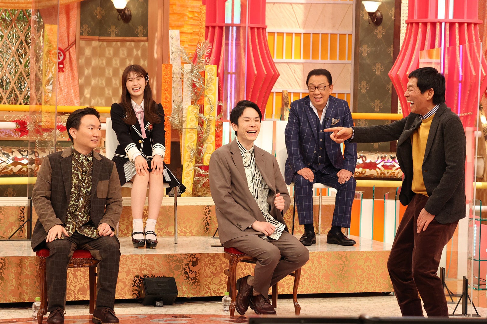 （下段左から）山内健司、濱家隆一、明石家さんま（上段左から）渋谷凪咲、梅沢富美男（C）フジテレビ