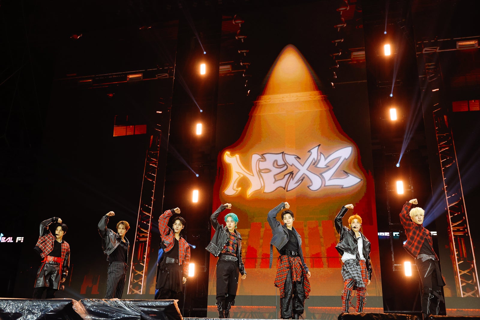 NEXZ「2025 MUSIC BANK GLOBAL FESTIVAL IN JAPAN」撮影：上山陽介、木村泰之、石井亜希、堀内レイ