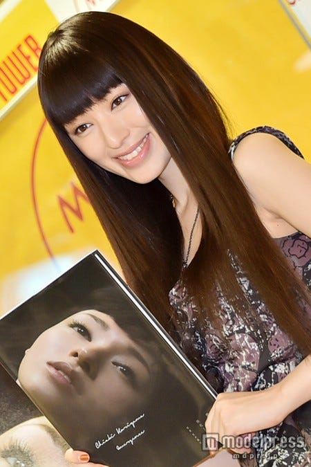 栗山千明 セクシーに撮ってもらった 大胆ポージングで魅せる モデルプレス 栗山千明 セクシーに撮ってもらった 大胆ポージングで魅せる モデルプレス