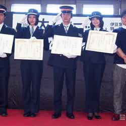 写真左から：前野朋哉、橋本愛、池松壮亮、小林涼子、飯塚健監督