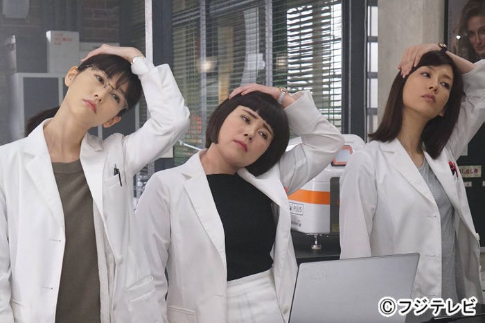 桐谷美玲、ブルゾンちえみ、水川あさみ/『人は見た目が100パーセント』第7話より(画像提供:フジテレビ)