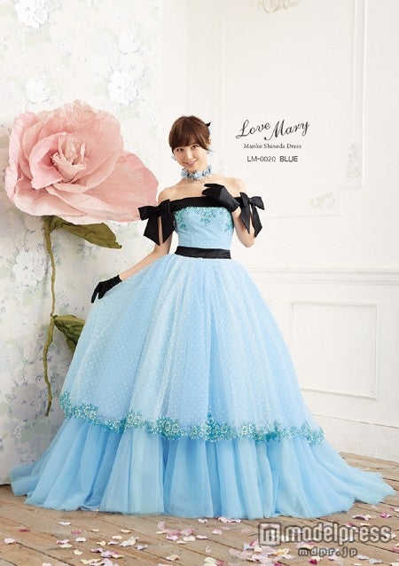 「Love Mary」第4弾となるウェディングドレス姿を披露した篠田麻里子