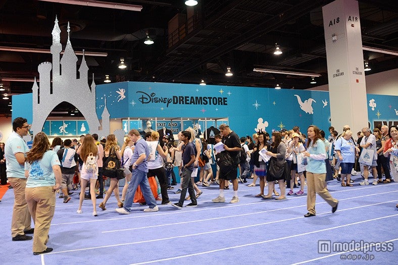 「D23」限定ショップのドリームストアは大行列