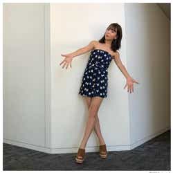 モデルプレス - 藤田ニコル、美ボディ大胆披露の“ギャルにこるん”に ポーズにも注目集まる